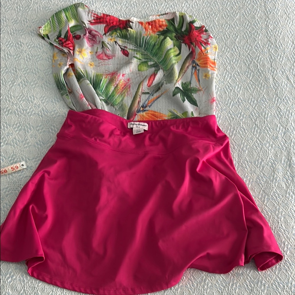 SKORT FOR PLAY from TOMMY BAHAMA GOLF
MEDIUM